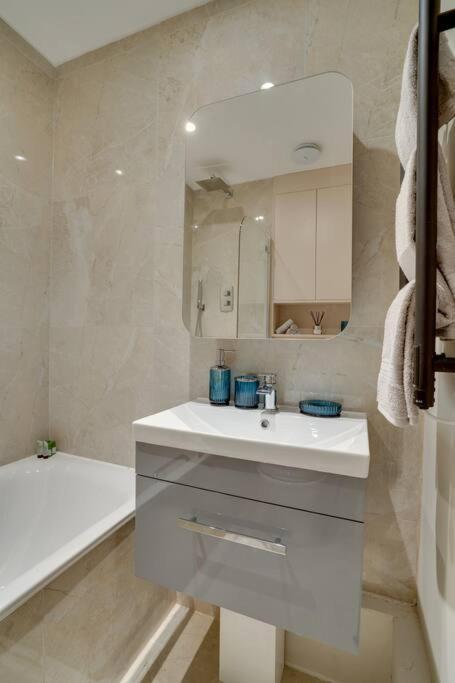 Glamorous Art Deco Flat In Chelsea Λονδίνο Εξωτερικό φωτογραφία